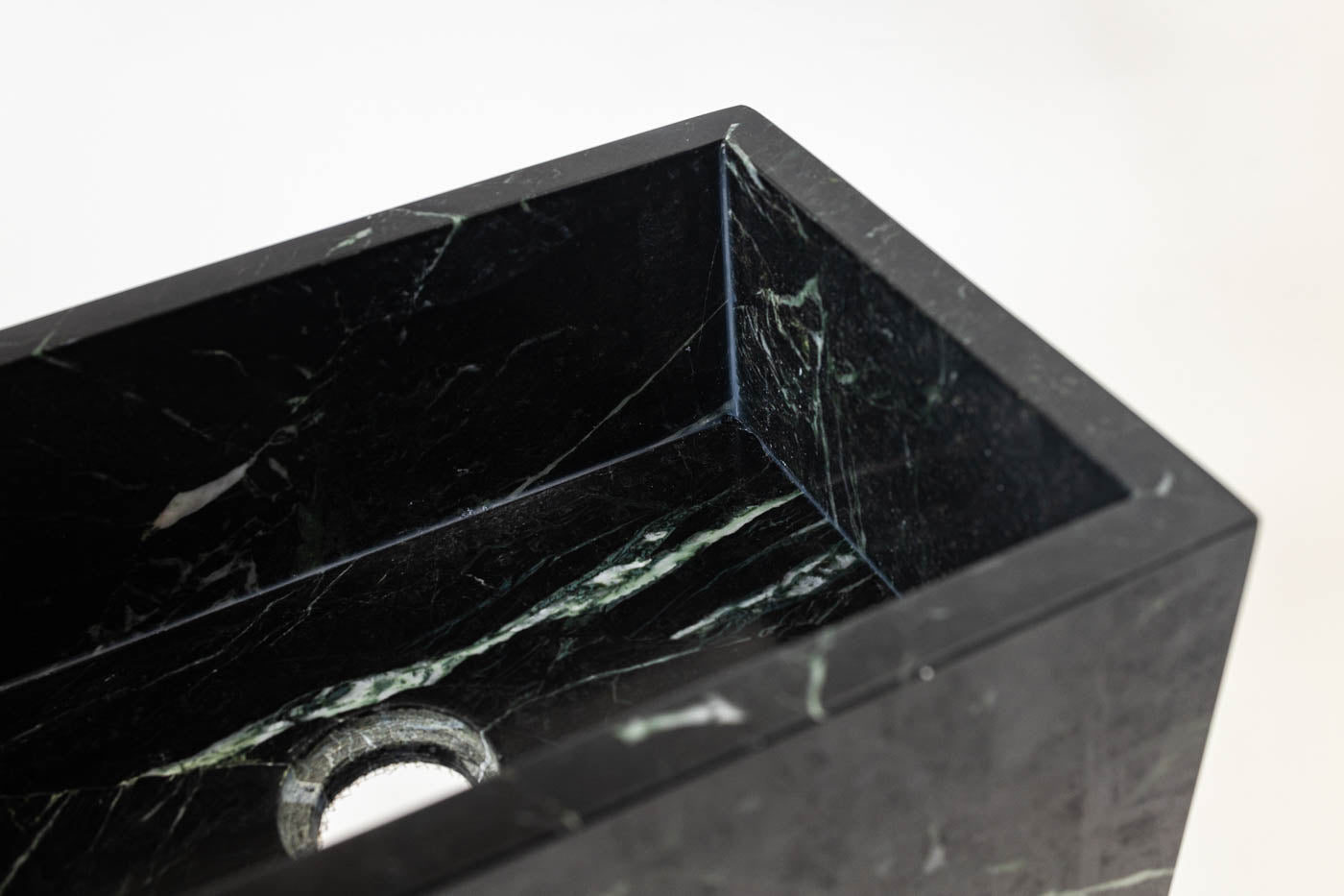 lavabo da parete in Verde Alpi